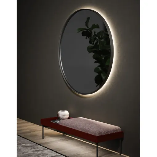 Specchio Astrid con cornice in laccato ossidato retroilluminata di Novamobili