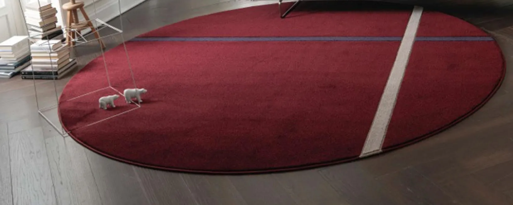Tappeto rotondo ispirato a meridiani e paralleli Bond Street di Besana Moquette