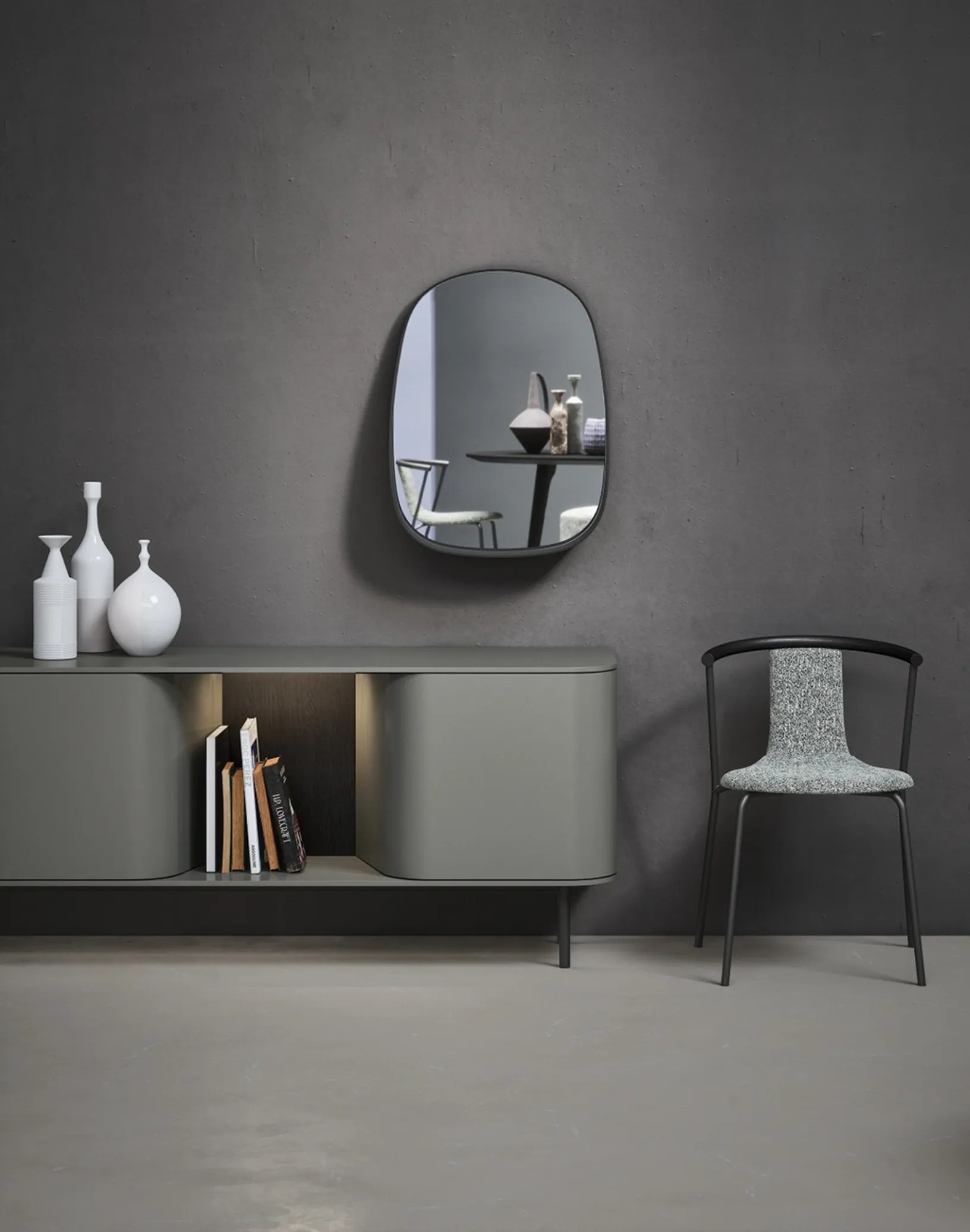 Specchio Flow con cornice in cuoio di Novamobili