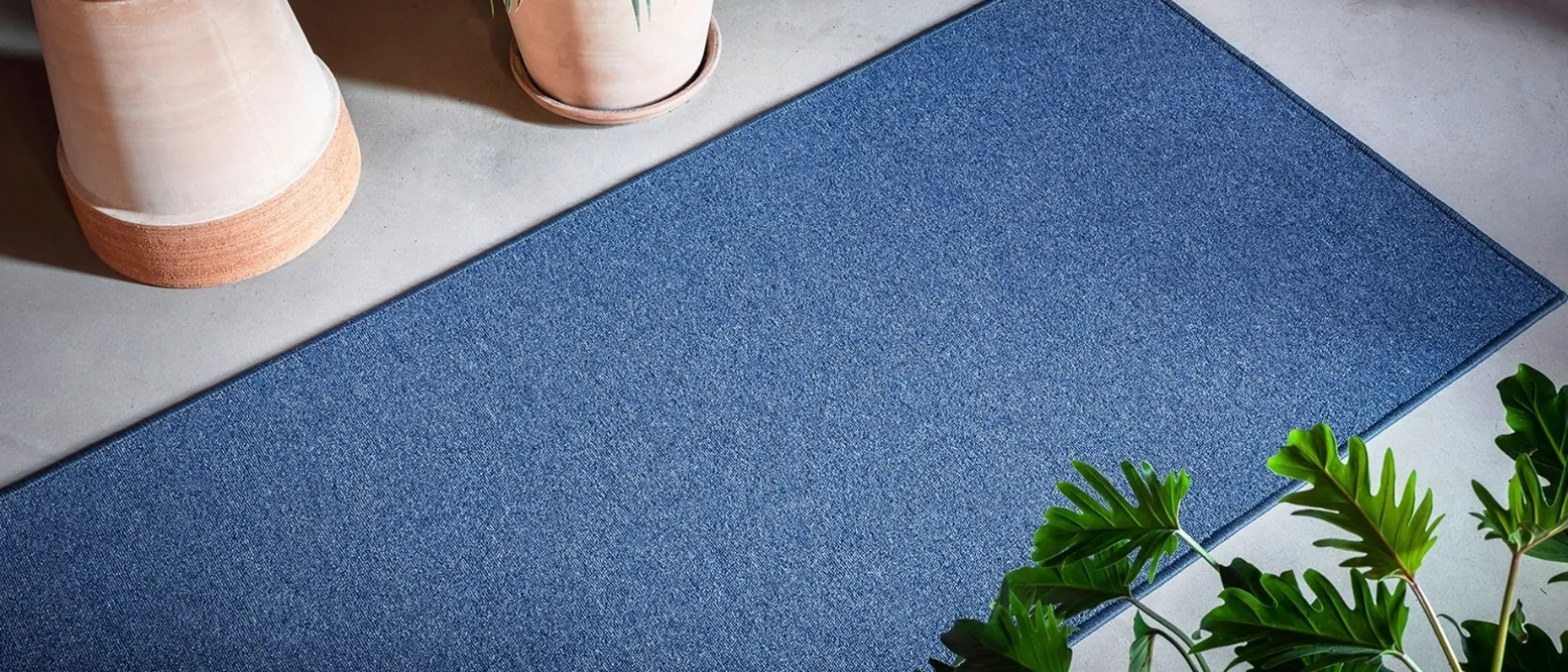 Tappeto passatoia in tessuto Bouclè Blu Nizza di Besana Moquette