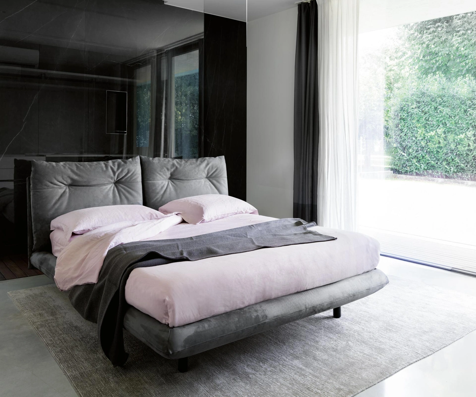 Letto Again in ecopelle nabuk di Noctis