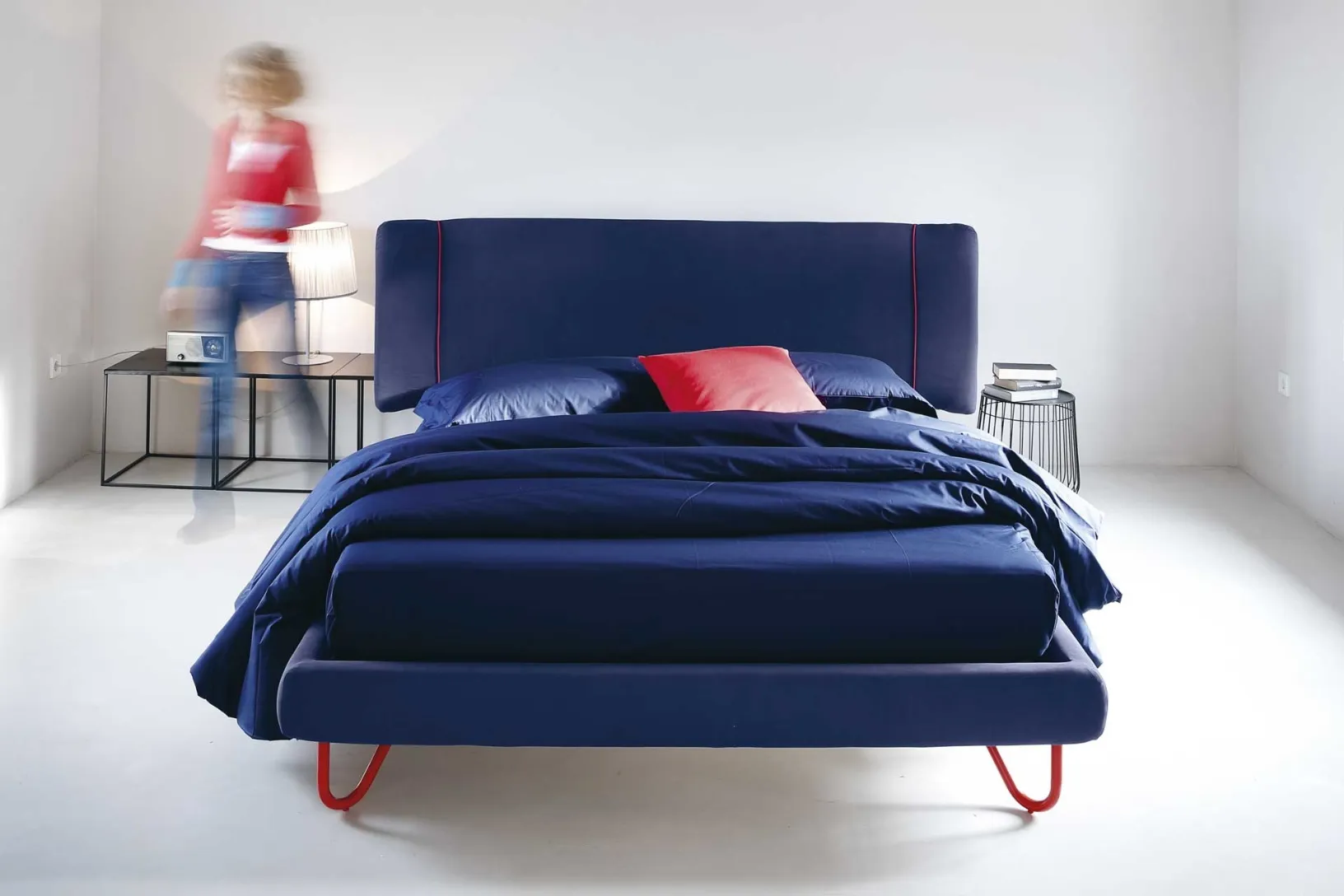 Letto in tessuto imbottito Hug 02 di Noctis