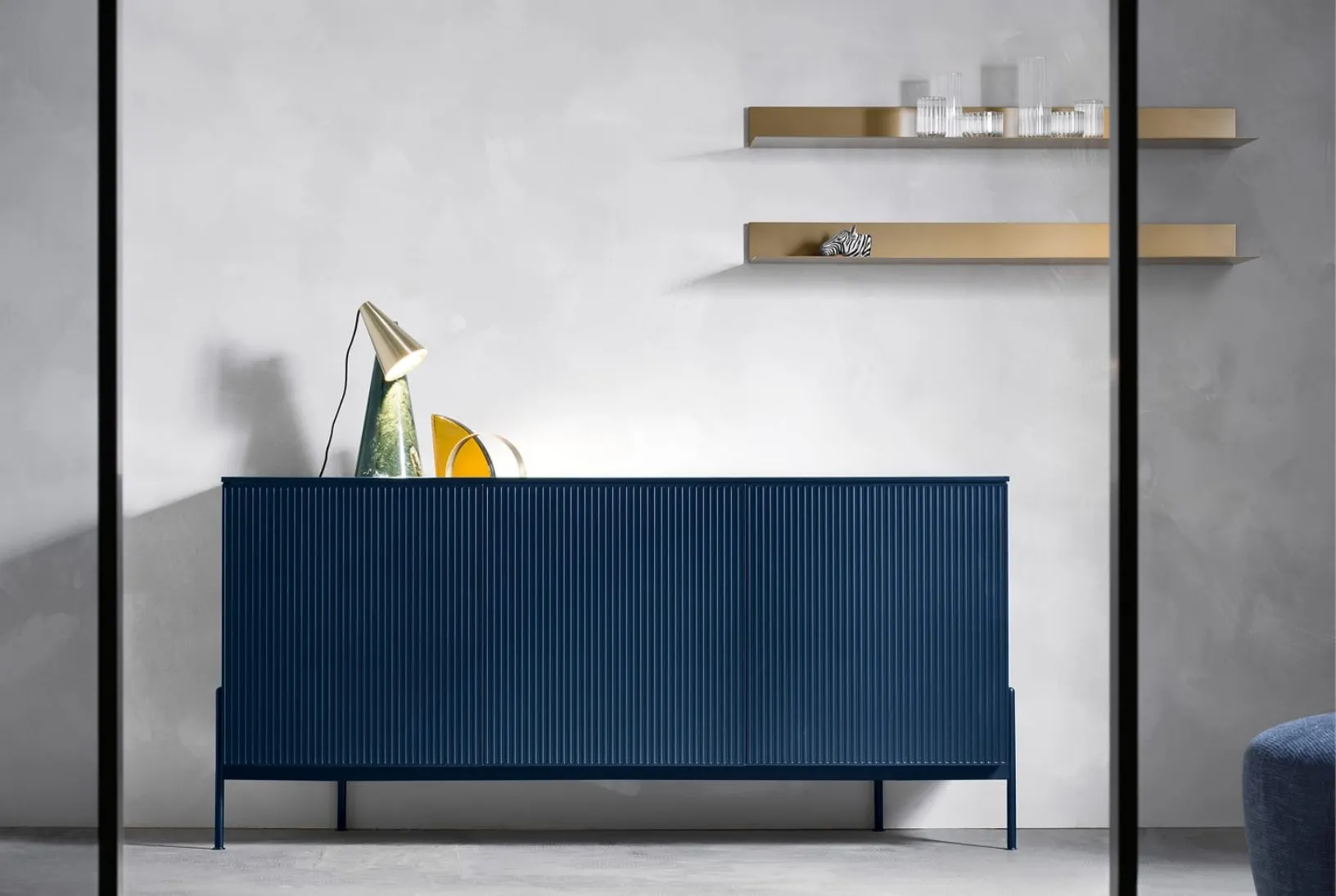 Madia Belt 02 in laccato opaco di Novamobili