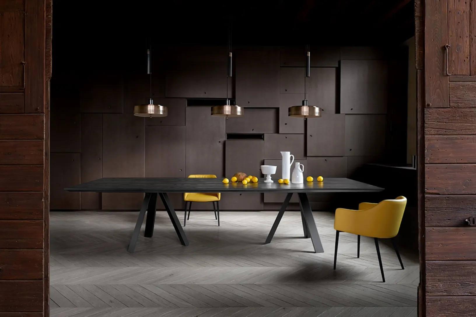 Tavolo Ki XL con top in legno e base in metallo di Ronda Design